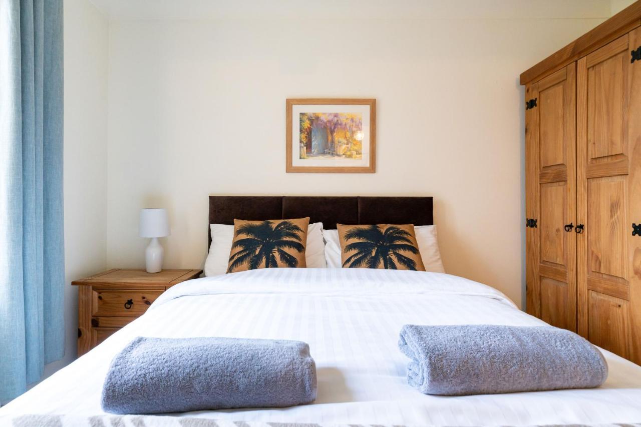 4 Bedroom Townhouse In Stirling Bagian luar foto