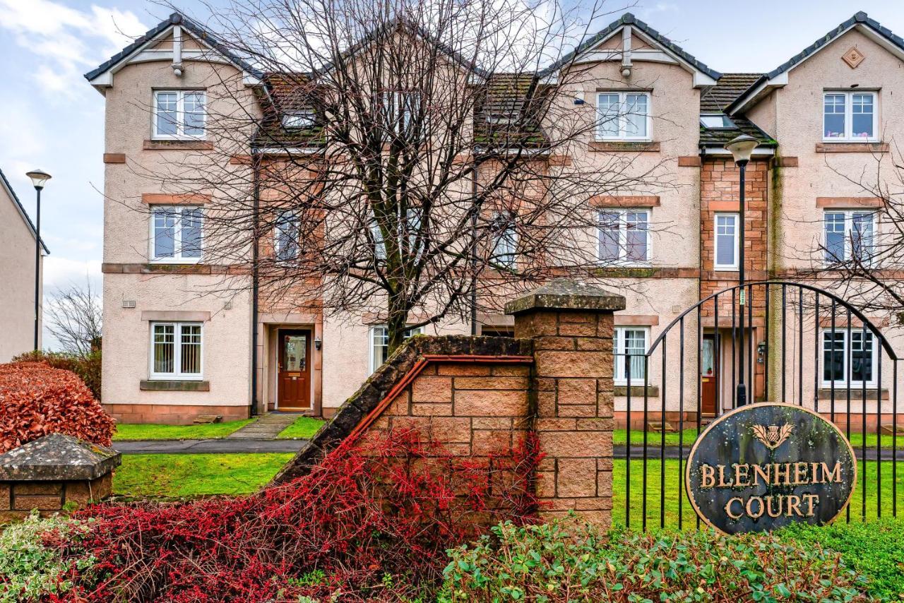 4 Bedroom Townhouse In Stirling Bagian luar foto