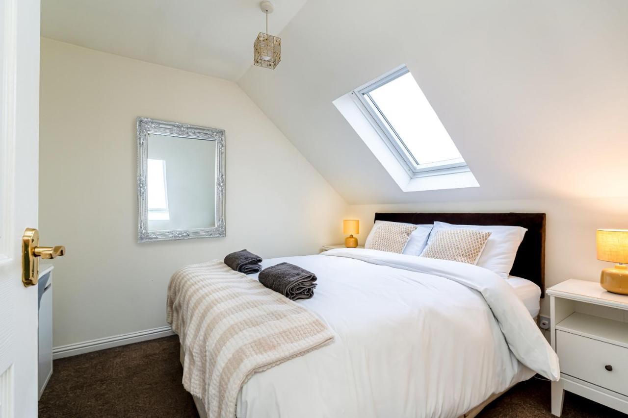 4 Bedroom Townhouse In Stirling Bagian luar foto