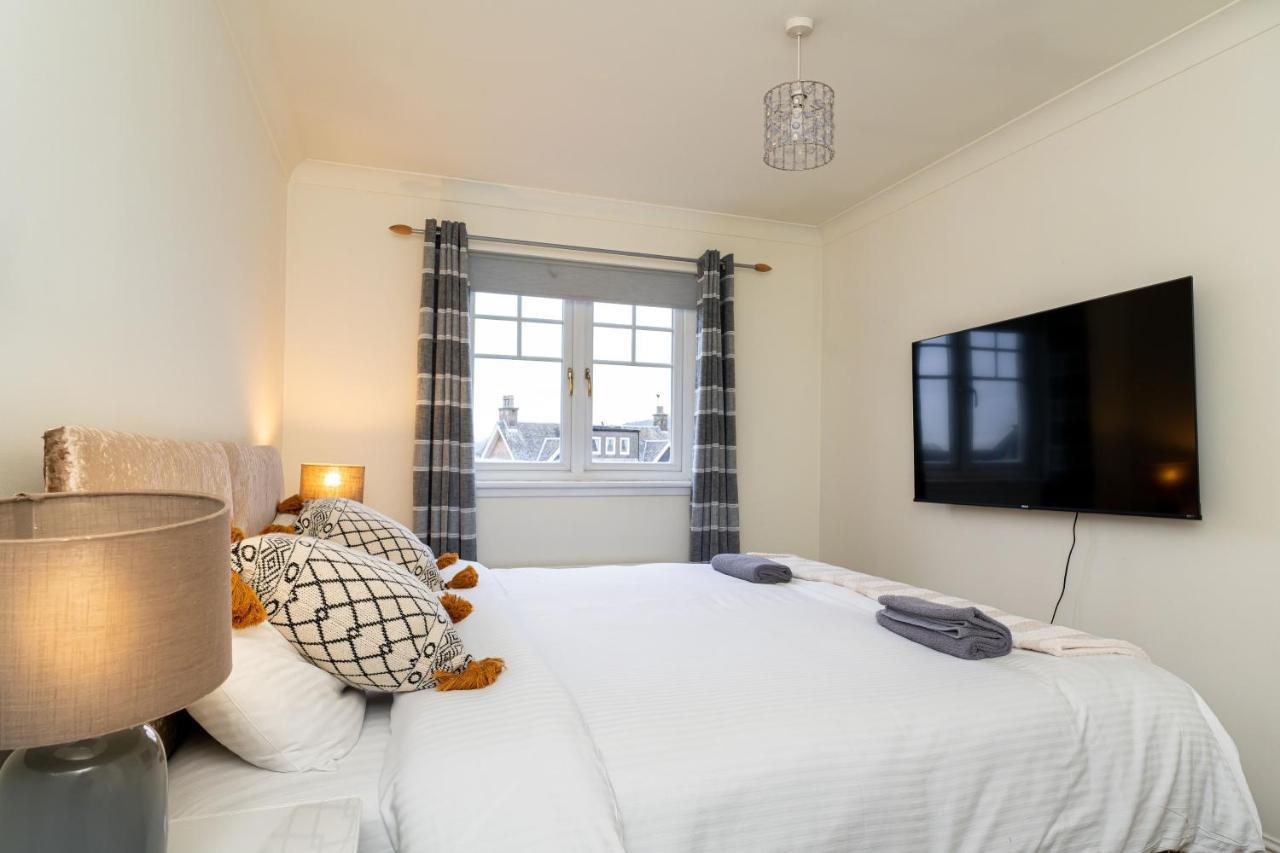 4 Bedroom Townhouse In Stirling Bagian luar foto