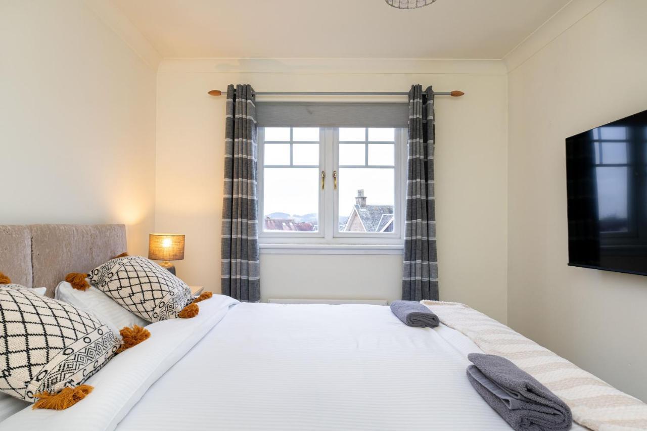 4 Bedroom Townhouse In Stirling Bagian luar foto