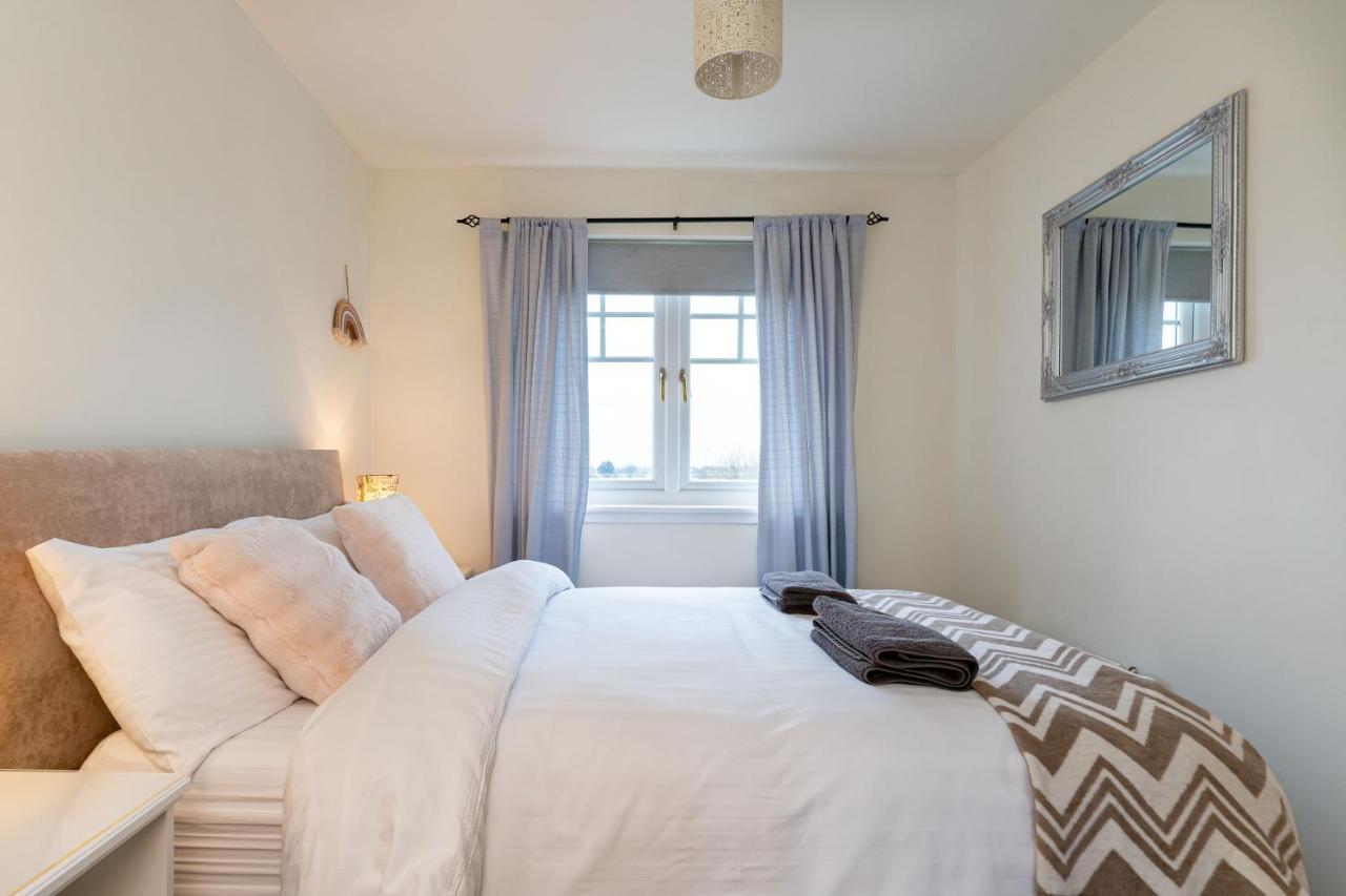 4 Bedroom Townhouse In Stirling Bagian luar foto