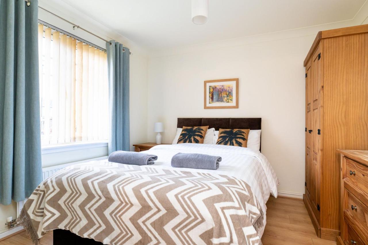 4 Bedroom Townhouse In Stirling Bagian luar foto